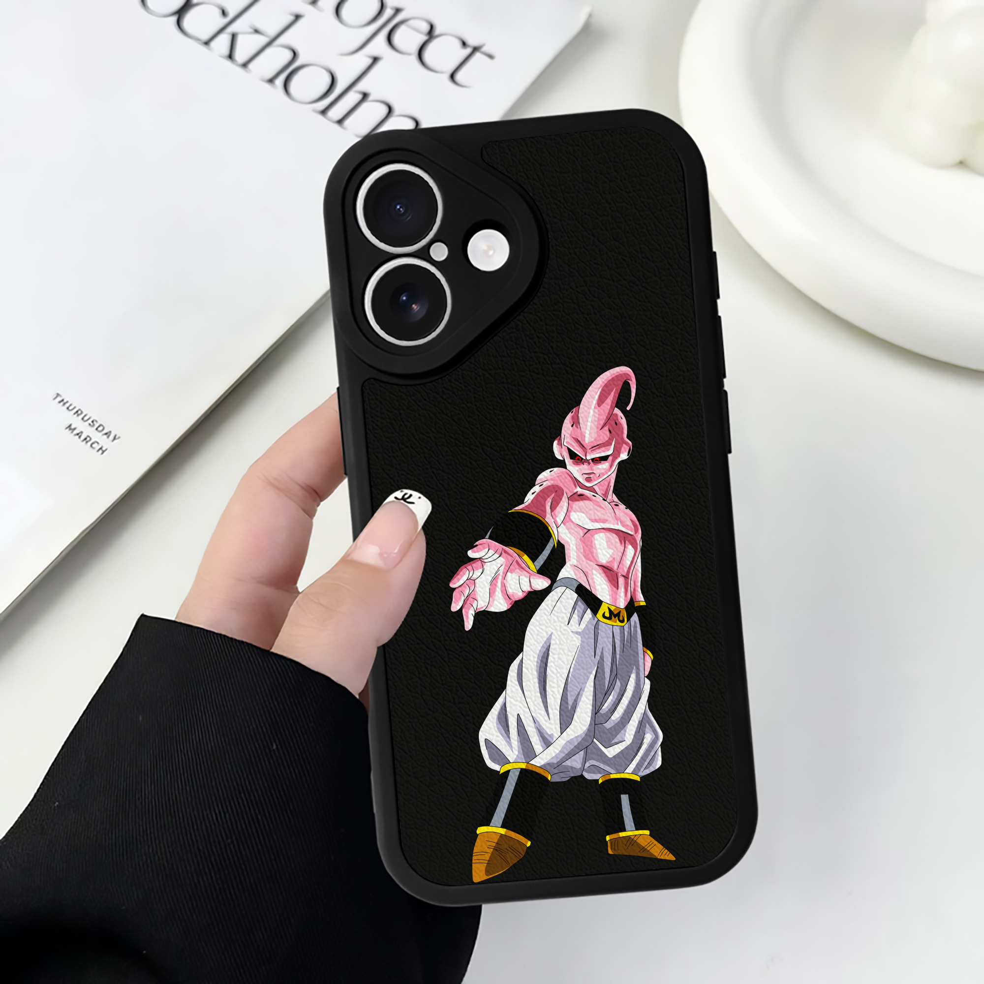 （画像用） ドラゴンボール 魔人ブウ DRAGON BALL Majin Buu 【iPhone 16シリーズ対応】シリコンスマホケース（レザー調） 材質：シリコン